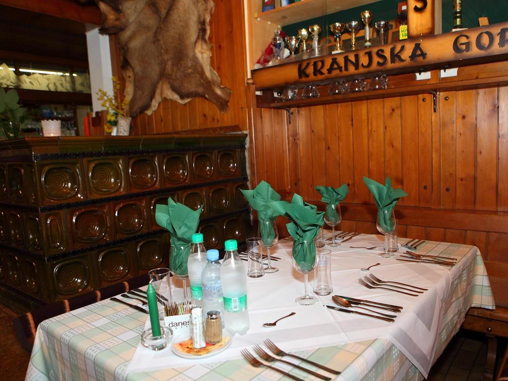 Planinska Koca Na Gozdu Hotel Kranjska Gora Exterior foto